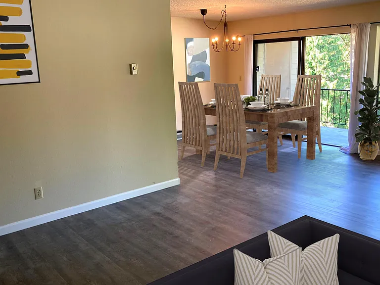 321 Bellevue Way SE — Photo 2