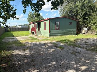 16211 N Shore Dr, Channelview, TX 77530