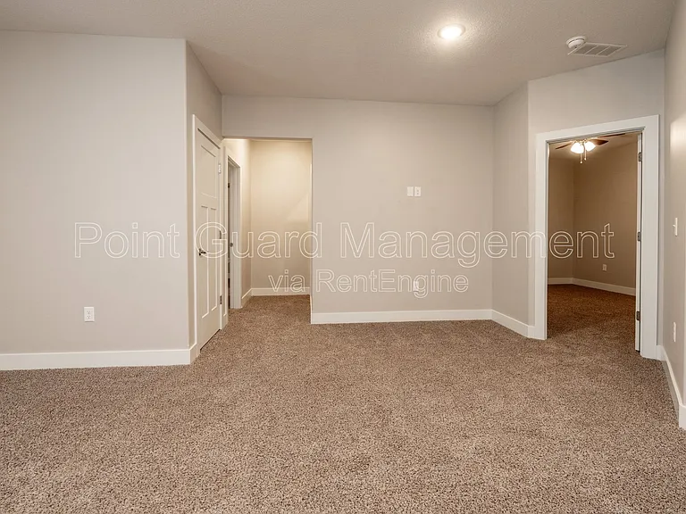 331 N 127th St E #305 — Photo 32