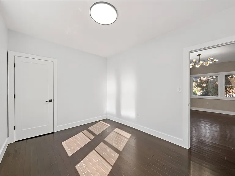 561 Grand Ave #1 — Photo 3