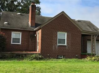 1094 Leslie St, Sharon, PA