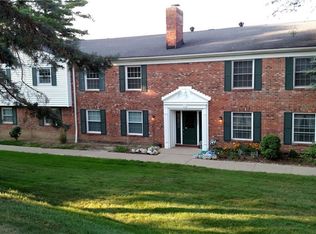 7055 Carriage Hill Dr APT 201, Brecksville, OH 44141
