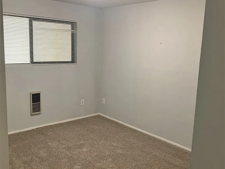 Hill Town Apartments — Photo 24