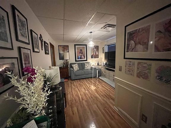 3rd image of 1420 Senator Rd