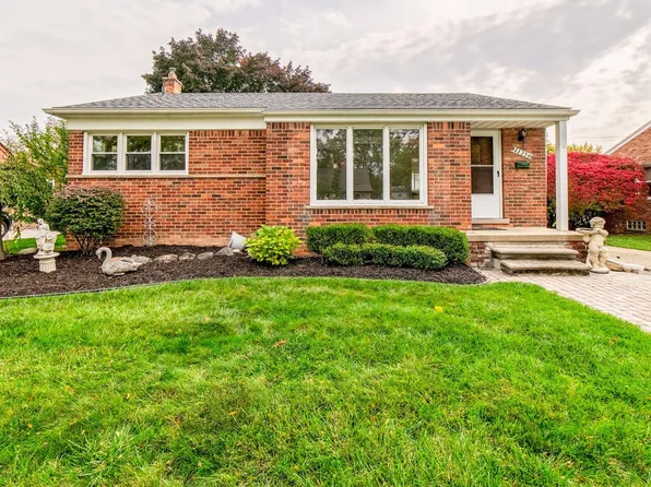 11354 Arcola St, Livonia, MI 48150