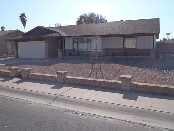 3rd image of 4704 S Kenwood Ln