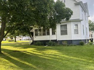 402 E Cherry St, Le Roy, IL