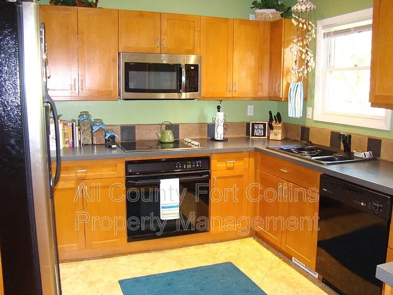 1312 Lakewood Dr — Photo 9