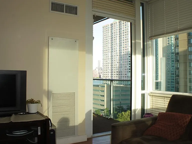 20 Newport Pkwy #1001 — Photo 2