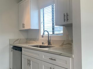 5725 Elmer Ave APT 4, North Hollywood, CA 91601