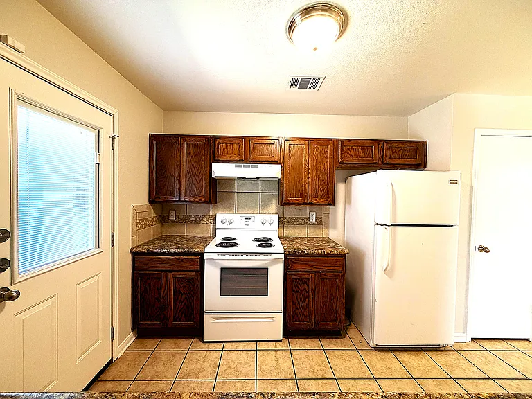 1301 Cinch Dr #A — Photo 7