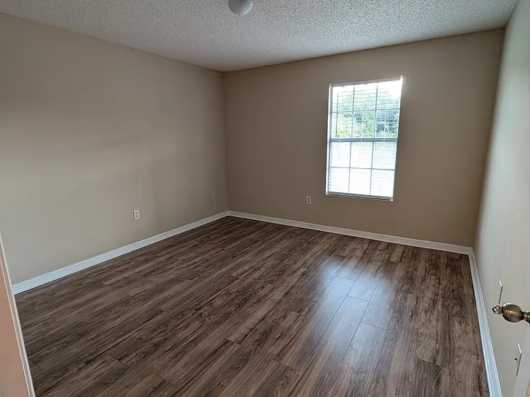 221 Lake Brook Cir #208 — Photo 12