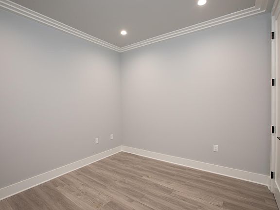 3rd image of 1350 S Roxbury Dr #202
