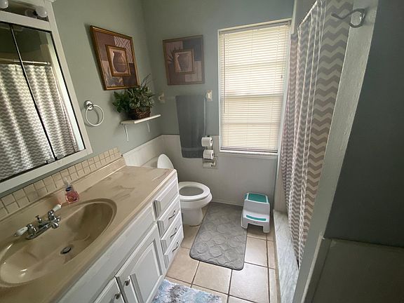 3rd image of 1432 Liz Ln