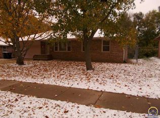 3204 SW Chelsea Dr, Topeka, KS 66614