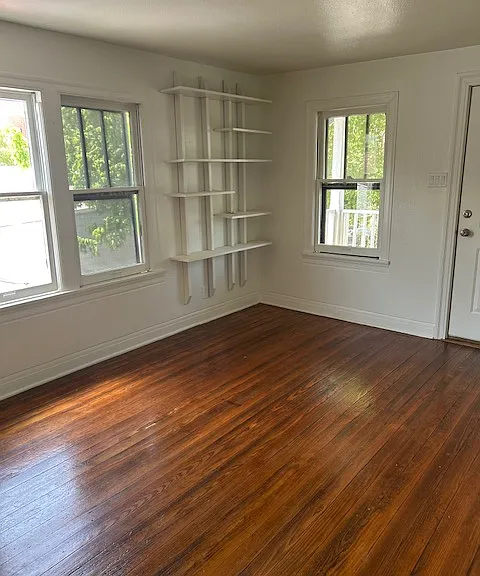 1107 E 11th St #B — Photo 6