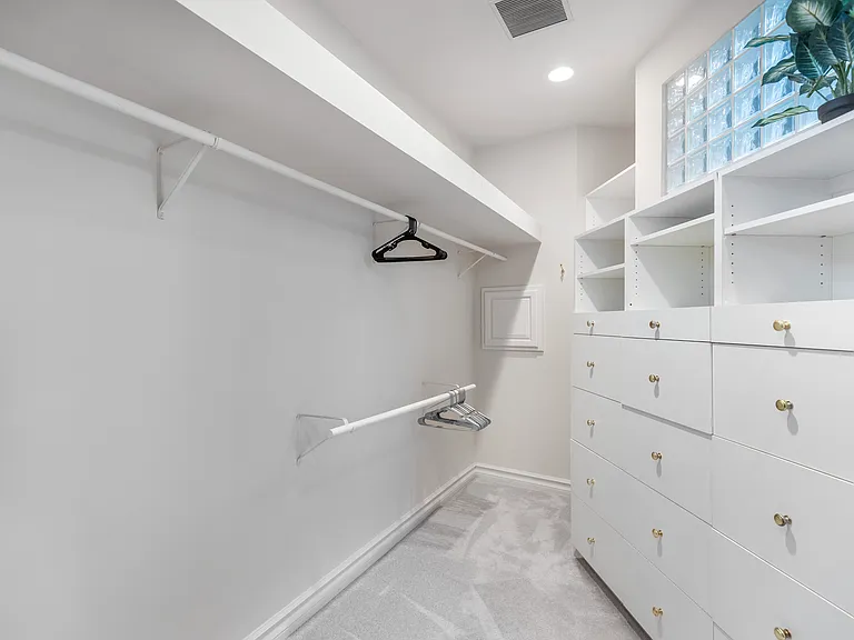 2261 Liane Ln — Photo 27