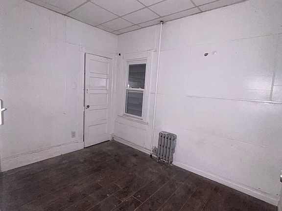 5th image of 760 E 18th St Floor 2