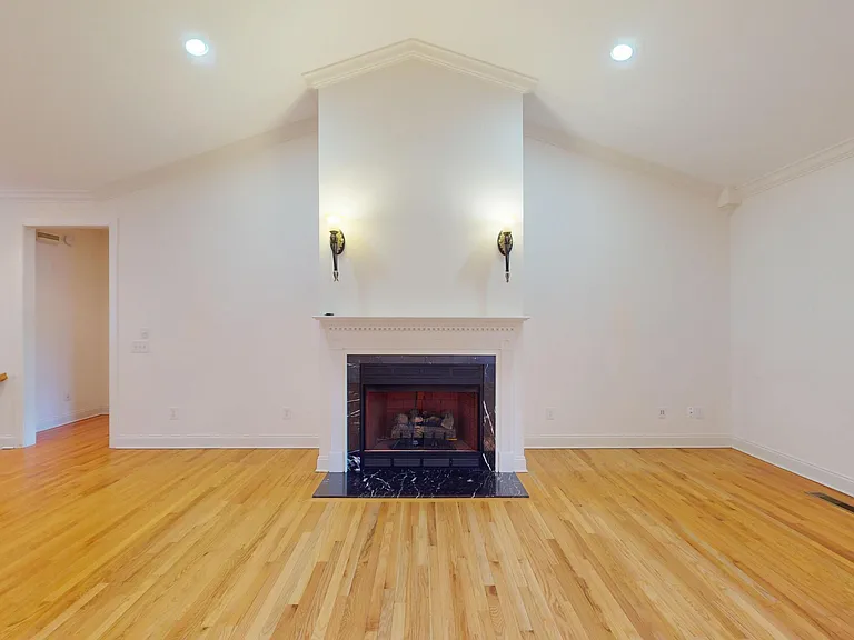 110 Josephs Point — Photo 12