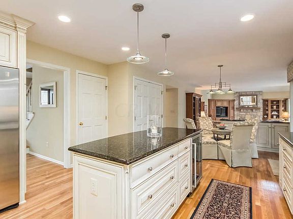 4th image of 9237 Lerwick Dr