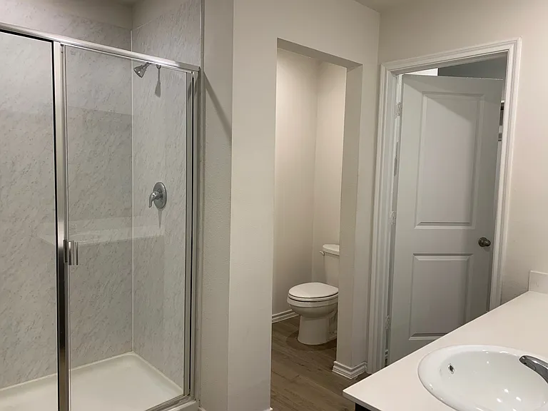 240 Boxwood Dr — Photo 10