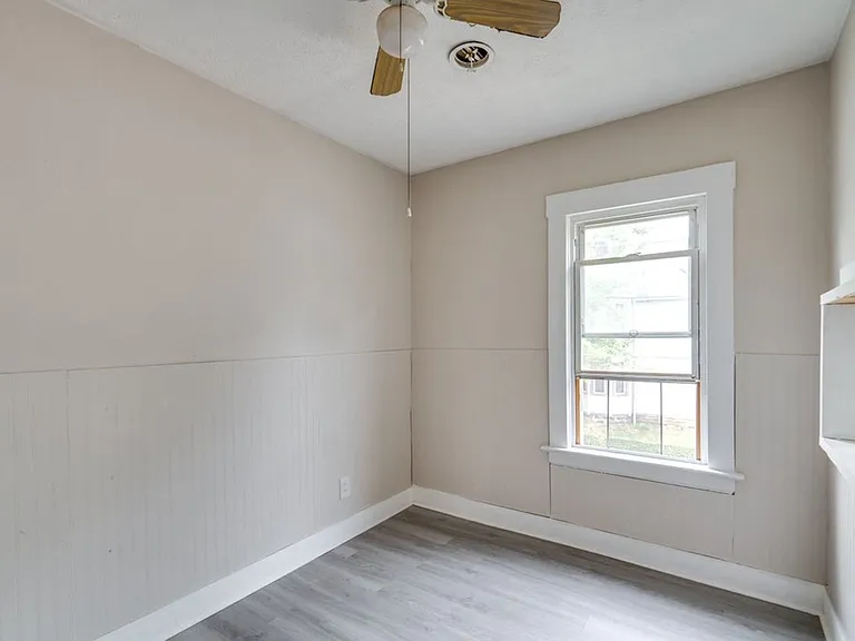 2118 Denison Ave — Photo 7