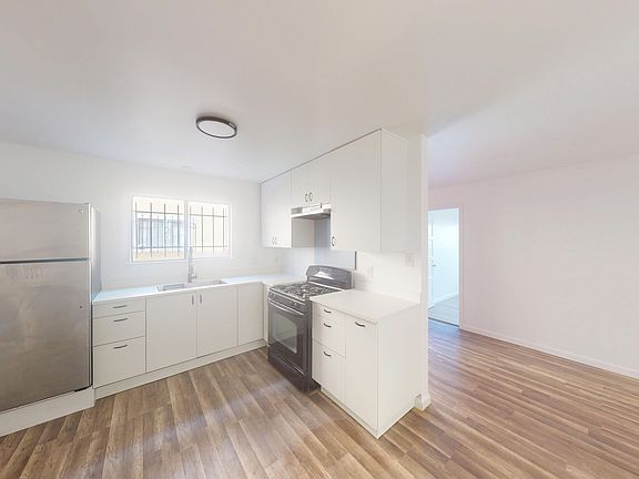 4th image of 1618 99th Ave Unit A