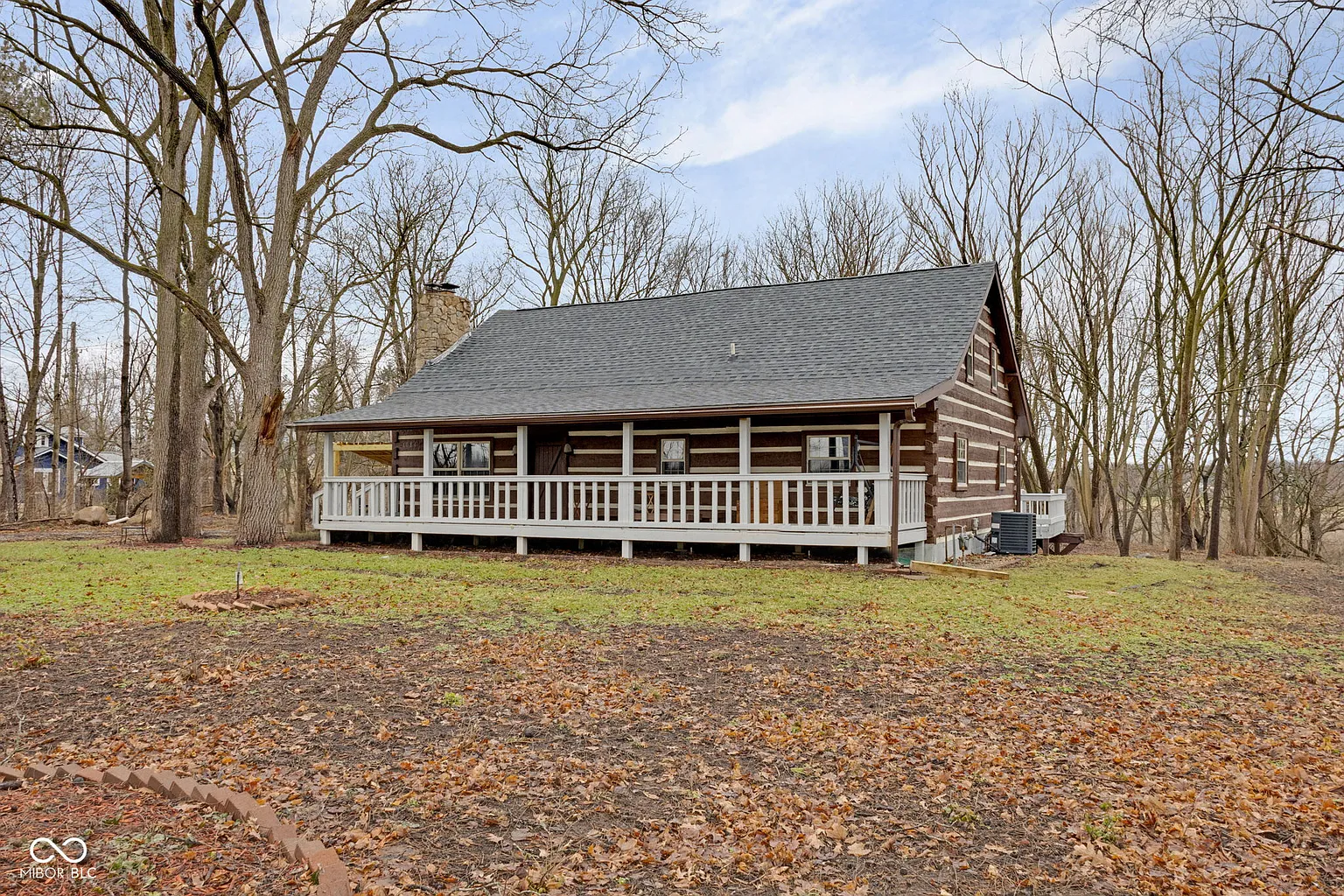 1084 Chipmunk Ln photo 1