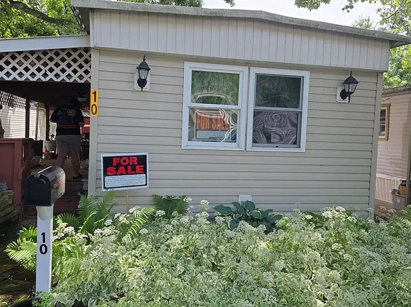 10 E Buddy St, Barberton, OH 44203