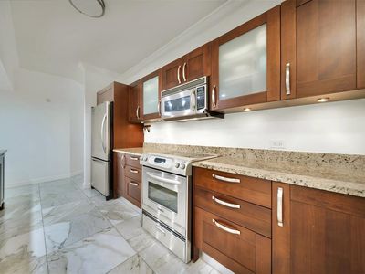 20000 E Country Club Dr #208, Aventura, FL, 33180