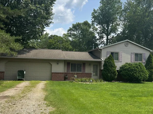 10153 Seminole Dr, Pinckney, MI 48169