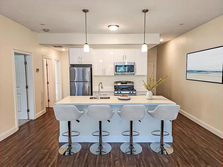 81 Amory St #204 — Photo 2