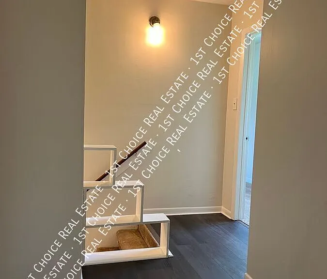901 Pierce Rd — Photo 10