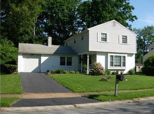 3325 N Rockfield Dr, Wilmington, DE 19810