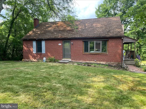 235 Hampshire Rd, Sinking Spring, PA 19608