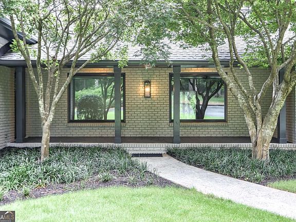 5th image of 350 Shadowlawn Rd SE