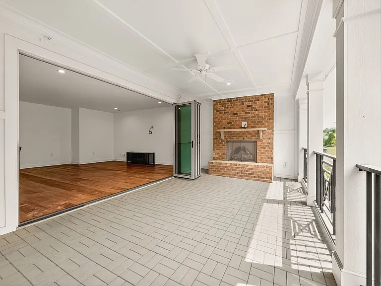 333 SE Eheart St — Photo 53