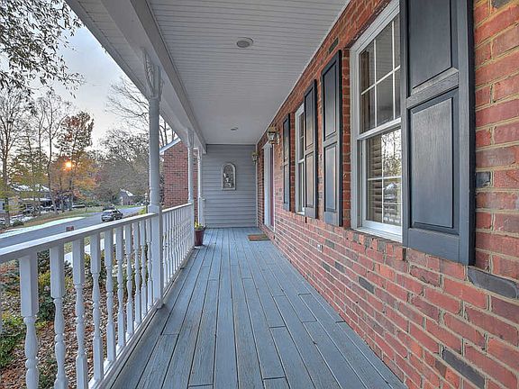 3rd image of 408 Autumn Knoll Ct