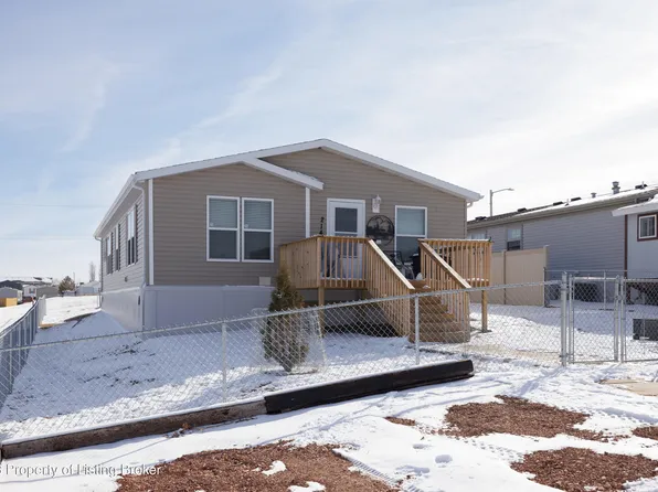 214 4th St SW, Belfield, ND 58622