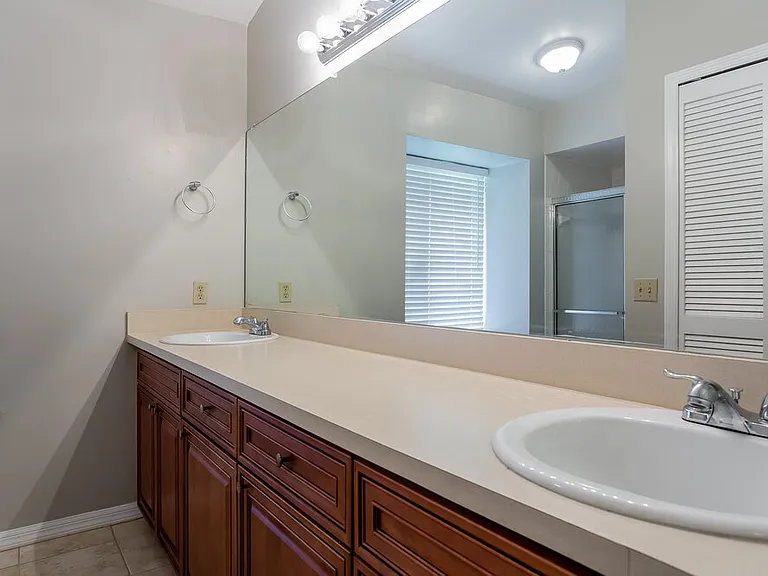 10902 Grandview Way — Photo 10