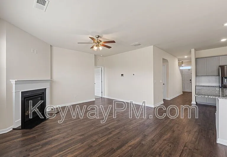 3262 Carmine Ave — Photo 5