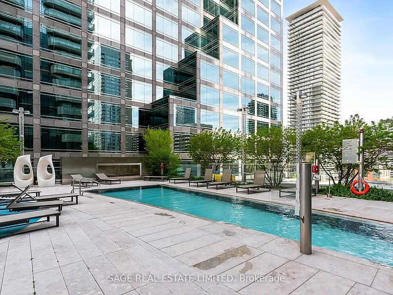 1 Bloor St E #510 — Photo 38