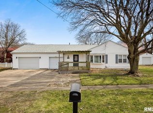 206 S East St, Tremont, IL 61568