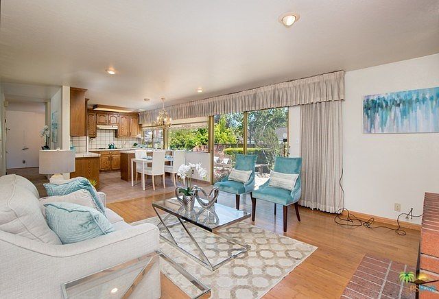 1st image of 1032 Tulipan Dr