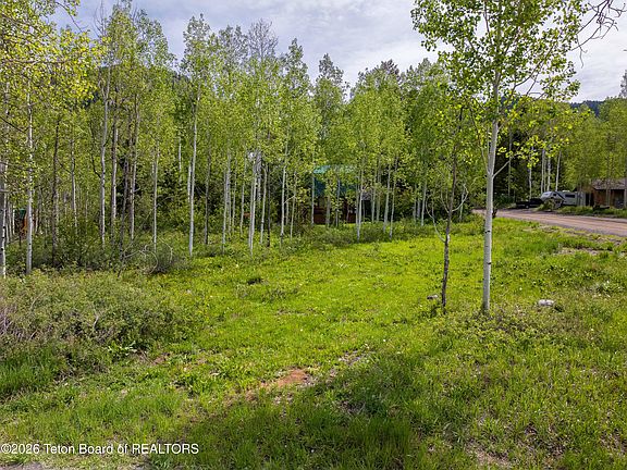 3rd image of 44 Green Canyon Dr