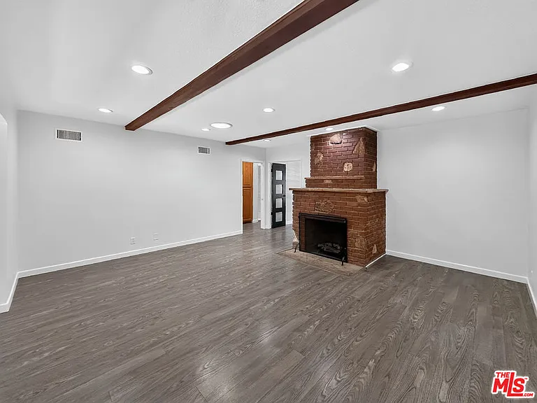 16746 Tupper St — Photo 9