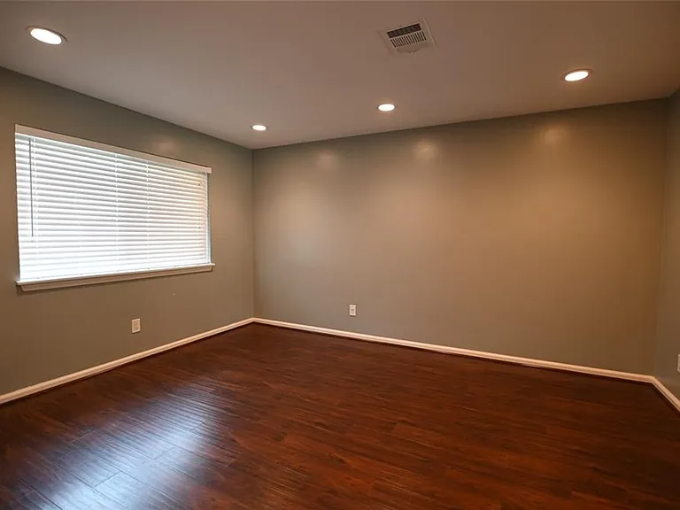 5846 Ettrick Dr — Photo 3
