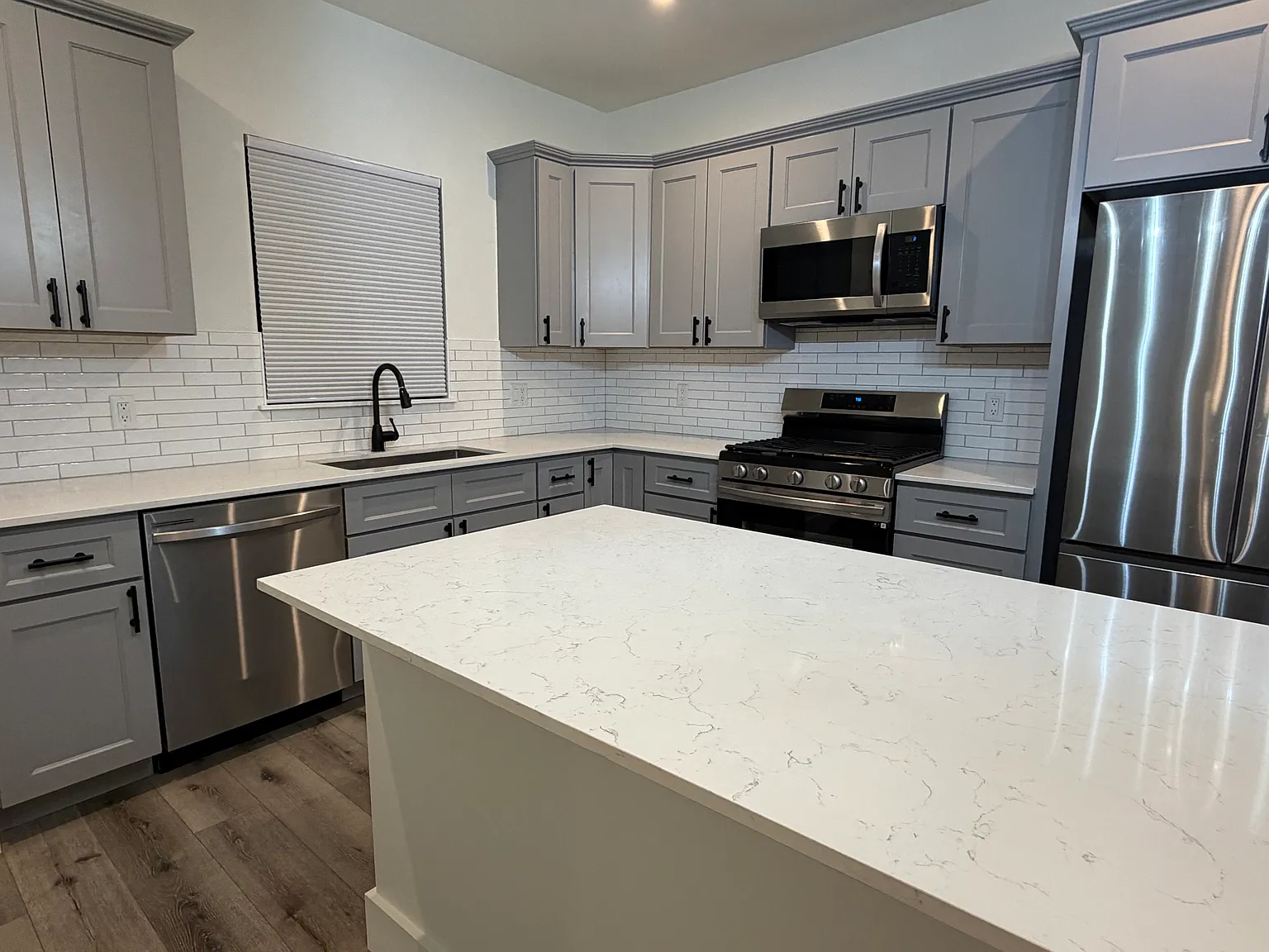 2 bed, 964 sqft, $2,950 — Photo 4