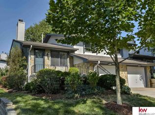 1818 N 94th Plz, Omaha, NE 68114