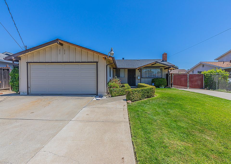 2nd image of 3570 Skylark Dr